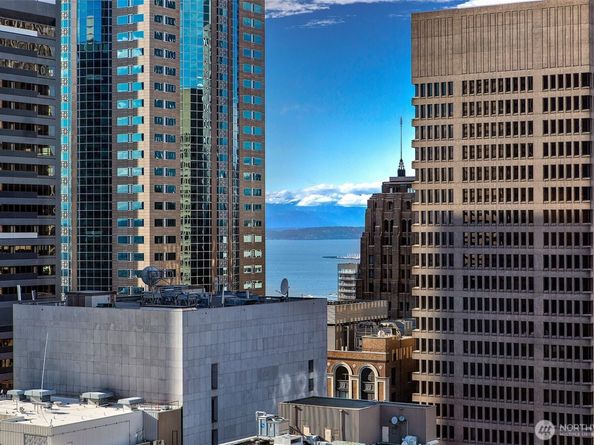 909 5th Avenue 2002, Seattle WA 98164