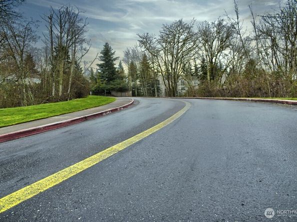 2680 139th Avenue SE 40, Bellevue WA 98005