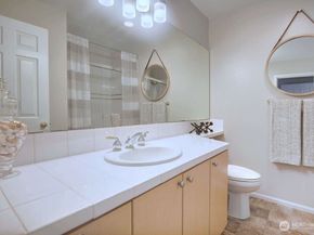2680 139th Avenue SE 40, Bellevue WA 98005