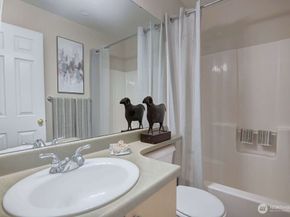 2680 139th Avenue SE 40, Bellevue WA 98005