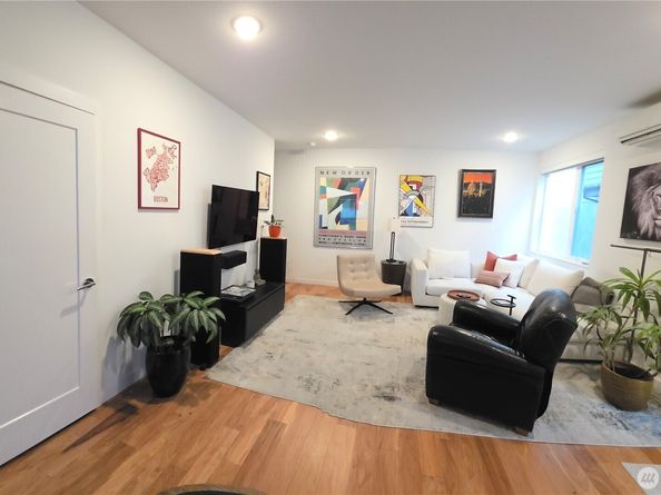 1524 13th Avenue S A, Seattle WA 98144