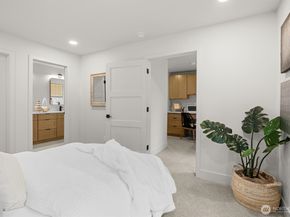 10829 104th Avenue NE, Kirkland WA 98033