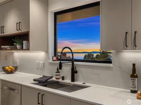 2426 NW 201st Place, Shoreline WA 98177