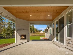 5541 Skyfall Place NW, Bremerton WA 98312