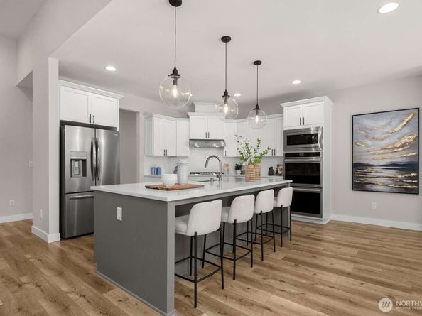 5541 Skyfall Place NW, Bremerton WA 98312