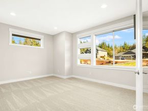 5541 Skyfall Place NW, Bremerton WA 98312