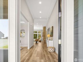 5541 Skyfall Place NW, Bremerton WA 98312