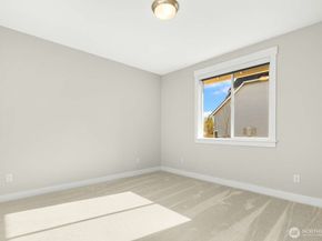 5541 Skyfall Place NW, Bremerton WA 98312