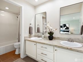 2618 4th Avenue N 504, Seattle WA 98109