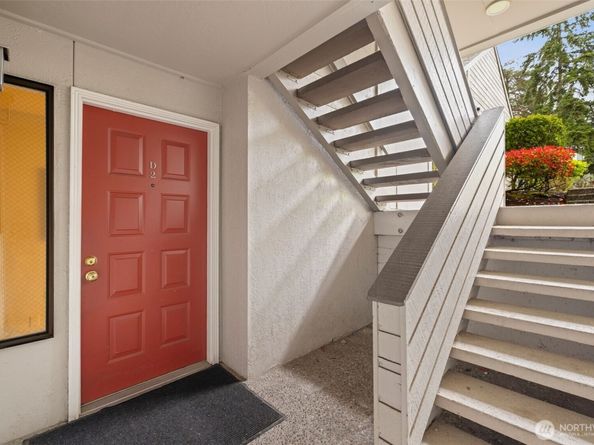 4202 Factoria Blvd SE D2, Bellevue WA 98006