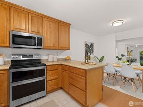 4202 Factoria Blvd SE D2, Bellevue WA 98006