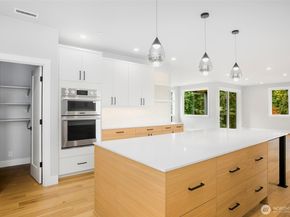 13105 SE 19th Court, Bellevue WA 98005