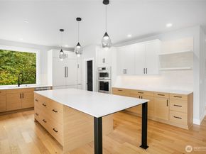 13105 SE 19th Court, Bellevue WA 98005