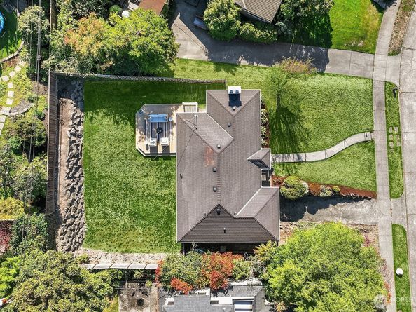 5606 59th Avenue NE, Seattle WA 98105