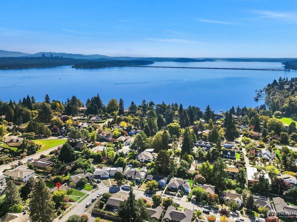 5606 59th Avenue NE, Seattle WA 98105