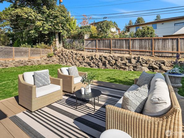 5606 59th Avenue NE, Seattle WA 98105