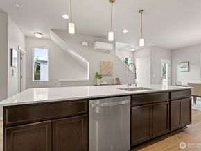 7027 Rainier Drive A, Everett WA 98203