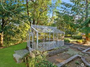 12628 72nd Avenue NE, Kirkland WA 98034