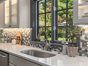 12628 72nd Avenue NE, Kirkland WA 98034