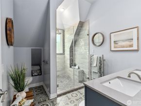 12628 72nd Avenue NE, Kirkland WA 98034