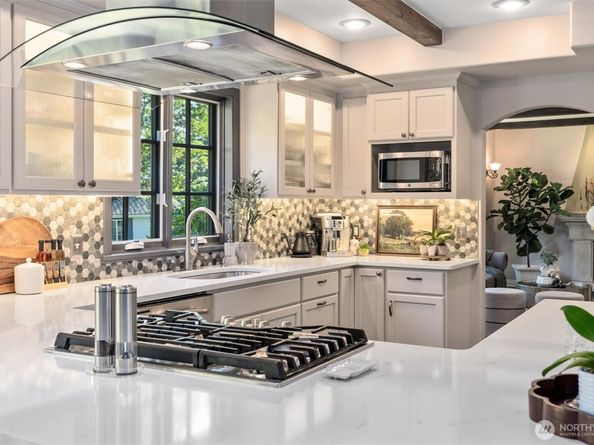 12628 72nd Avenue NE, Kirkland WA 98034