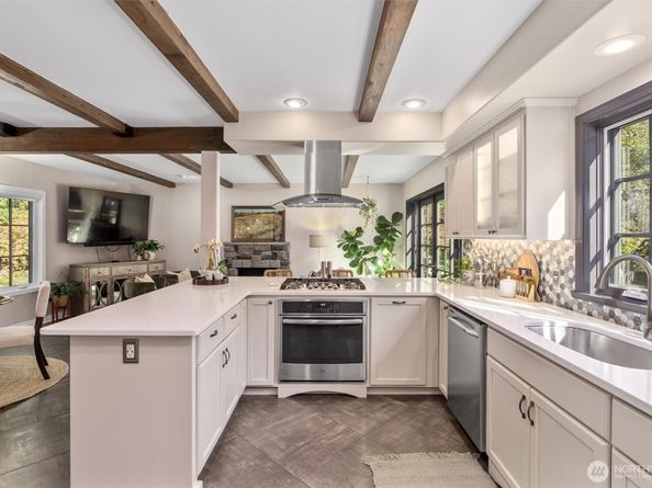 12628 72nd Avenue NE, Kirkland WA 98034