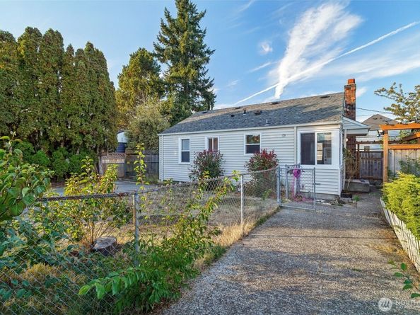1315 N 85th Street, Seattle WA 98103