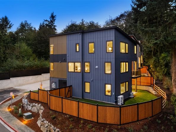 13068 SE 19th Court, Bellevue WA 98005