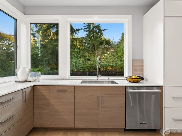 13068 SE 19th Court, Bellevue WA 98005