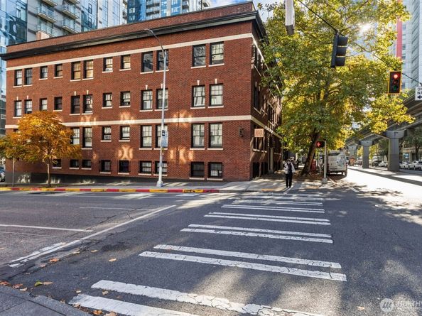 2132 5th Avenue 201, Seattle WA 98121