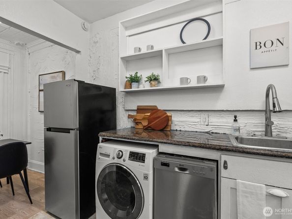 2132 5th Avenue 201, Seattle WA 98121