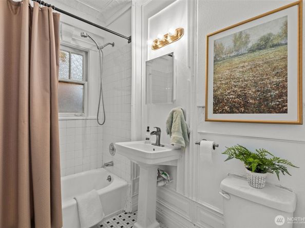 2132 5th Avenue 201, Seattle WA 98121