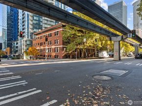 2132 5th Avenue 201, Seattle WA 98121