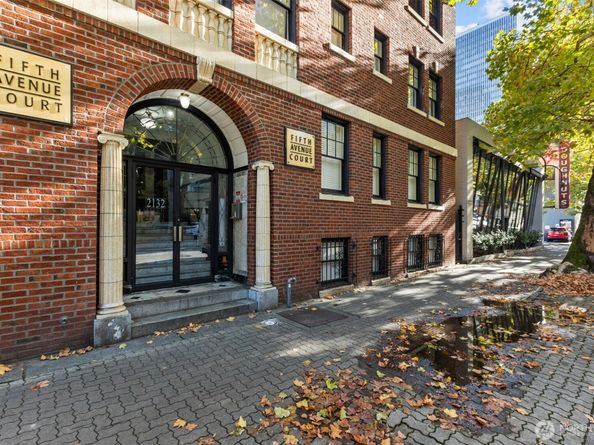 2132 5th Avenue 201, Seattle WA 98121