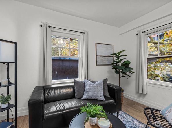 2132 5th Avenue 201, Seattle WA 98121