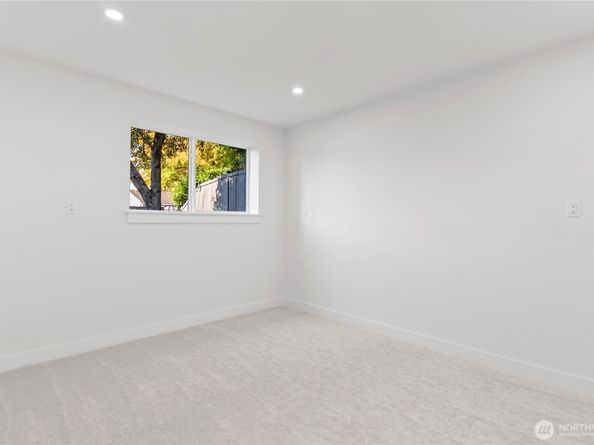 9548 3rd Avenue NW, Seattle WA 98117