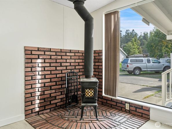 8850 NE Point No Point Road, Hansville WA 98340