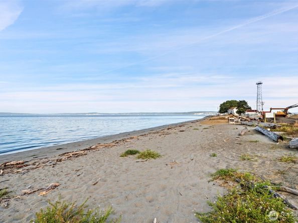 8850 NE Point No Point Road, Hansville WA 98340