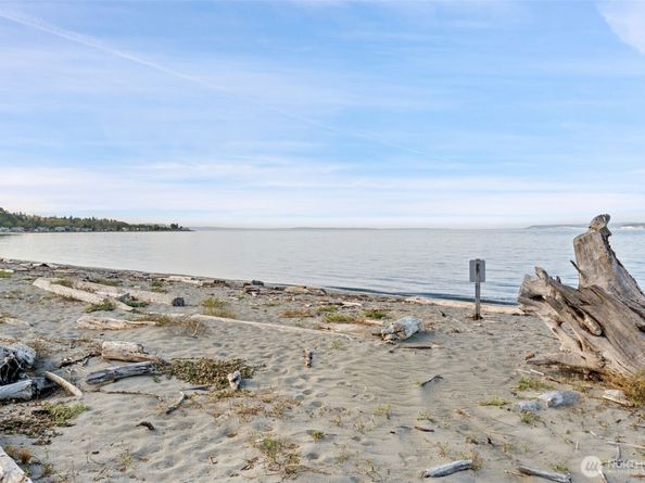 8850 NE Point No Point Road, Hansville WA 98340