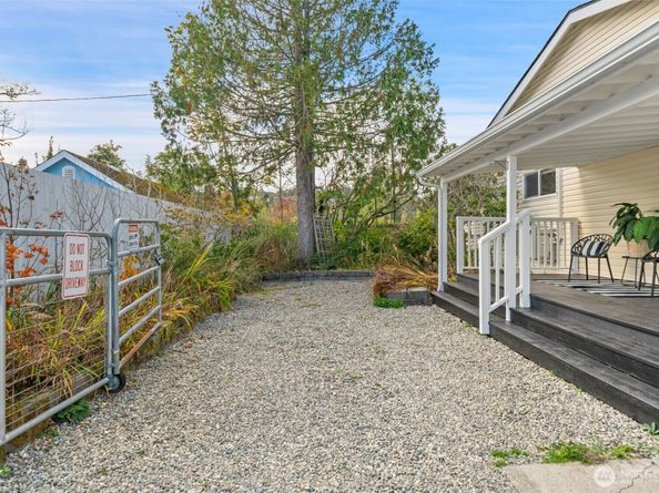 8850 NE Point No Point Road, Hansville WA 98340