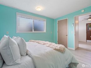 8850 NE Point No Point Road, Hansville WA 98340