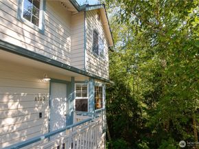 13629 26th Place W A103, Lynnwood WA 98087