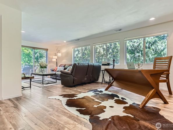 23732 NE 63rd Place S, Redmond WA 98053
