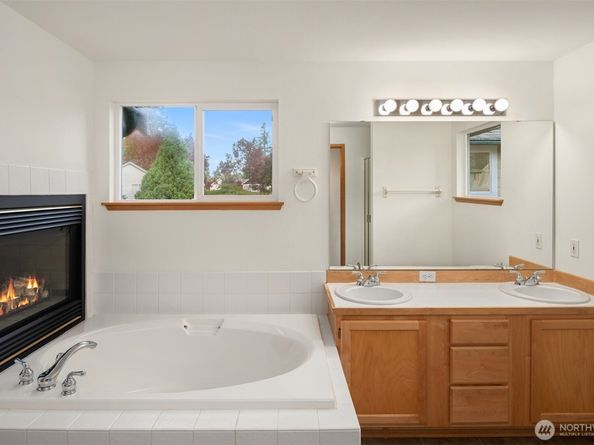 12841 SE 175th Court, Renton WA 98058