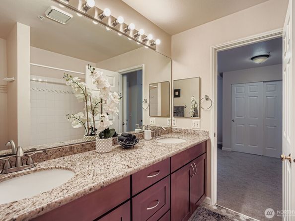 2132 NW Pacific Yew Place, Issaquah WA 98027