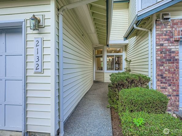 2132 NW Pacific Yew Place, Issaquah WA 98027