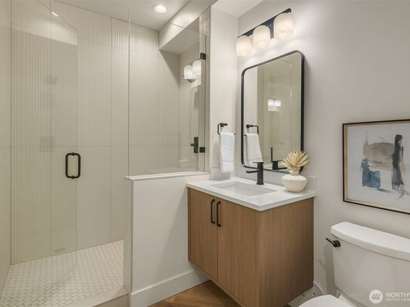 1075 NW Inneswood Drive, Issaquah WA 98027