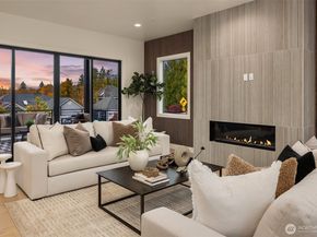 1075 NW Inneswood Drive, Issaquah WA 98027