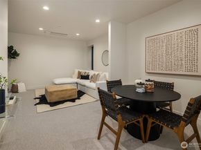 1075 NW Inneswood Drive, Issaquah WA 98027