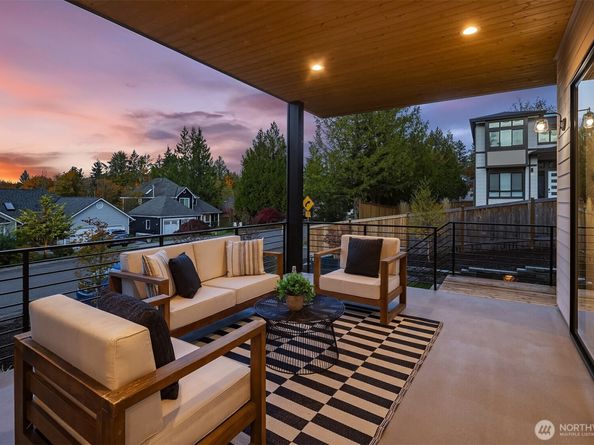 1075 NW Inneswood Drive, Issaquah WA 98027